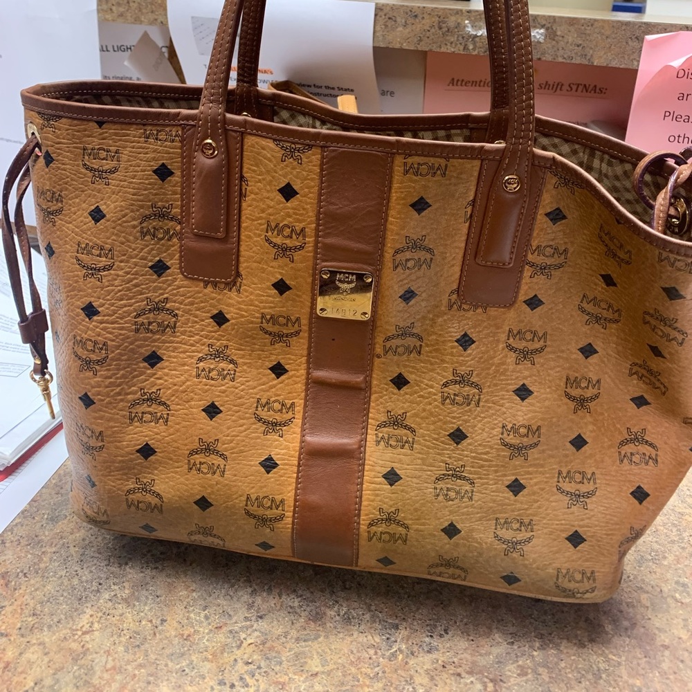 Mcm Liz reversible shopper tote medium cognac + mini pouch